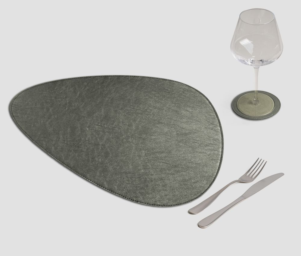 Mantel individual de peltre y metal de piedra