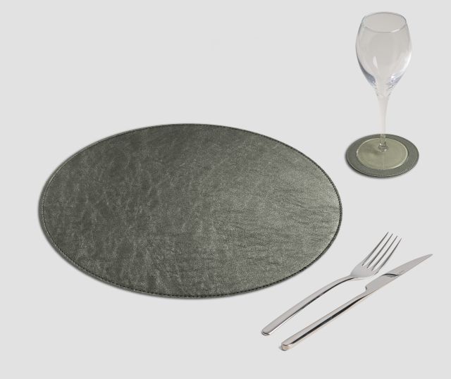 Mantel individual redondo de metal y peltre