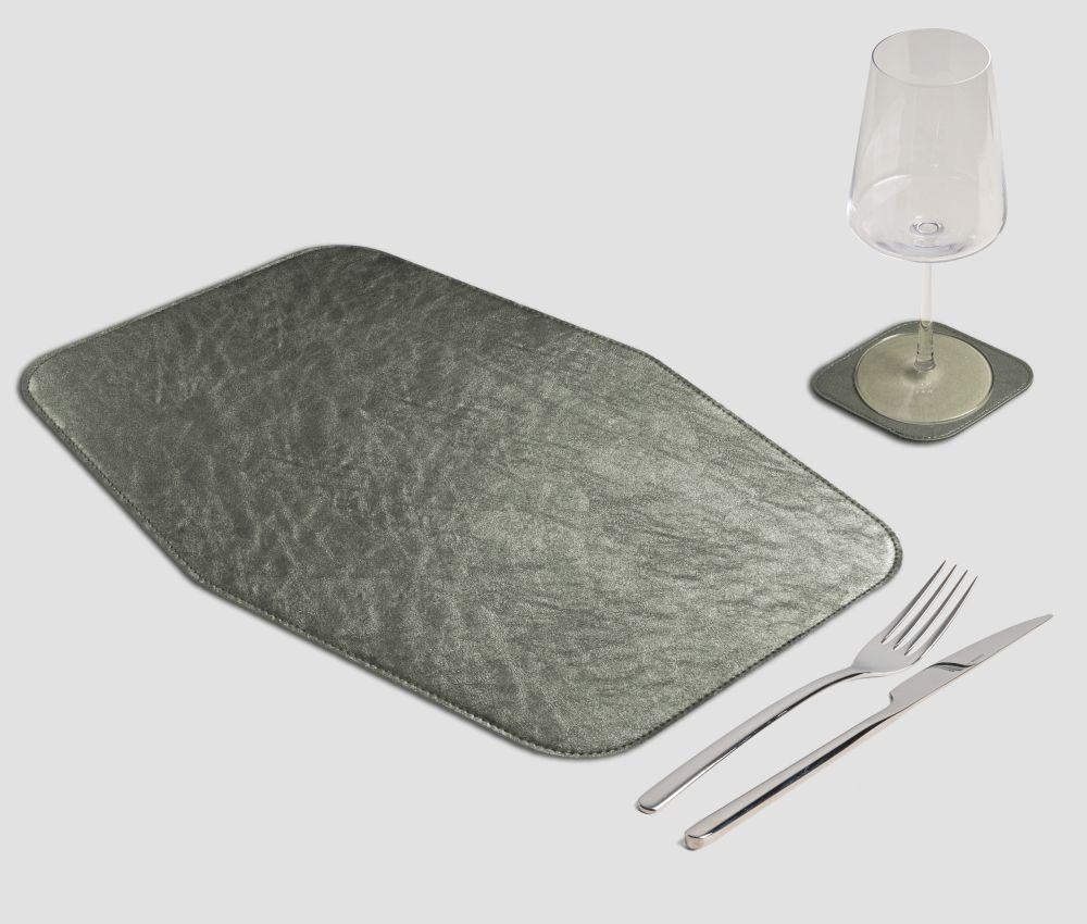 Mantel individual de metal de peltre con forma de libro