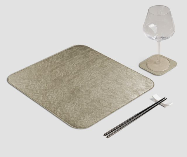 Mantel Individual Cuadrado Metal Platino