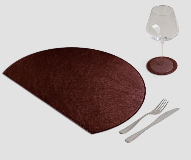 Mantel individual de metal semicircular Burdeos