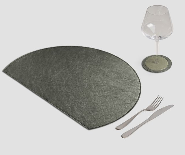 Mantel individual de peltre de metal semicircular